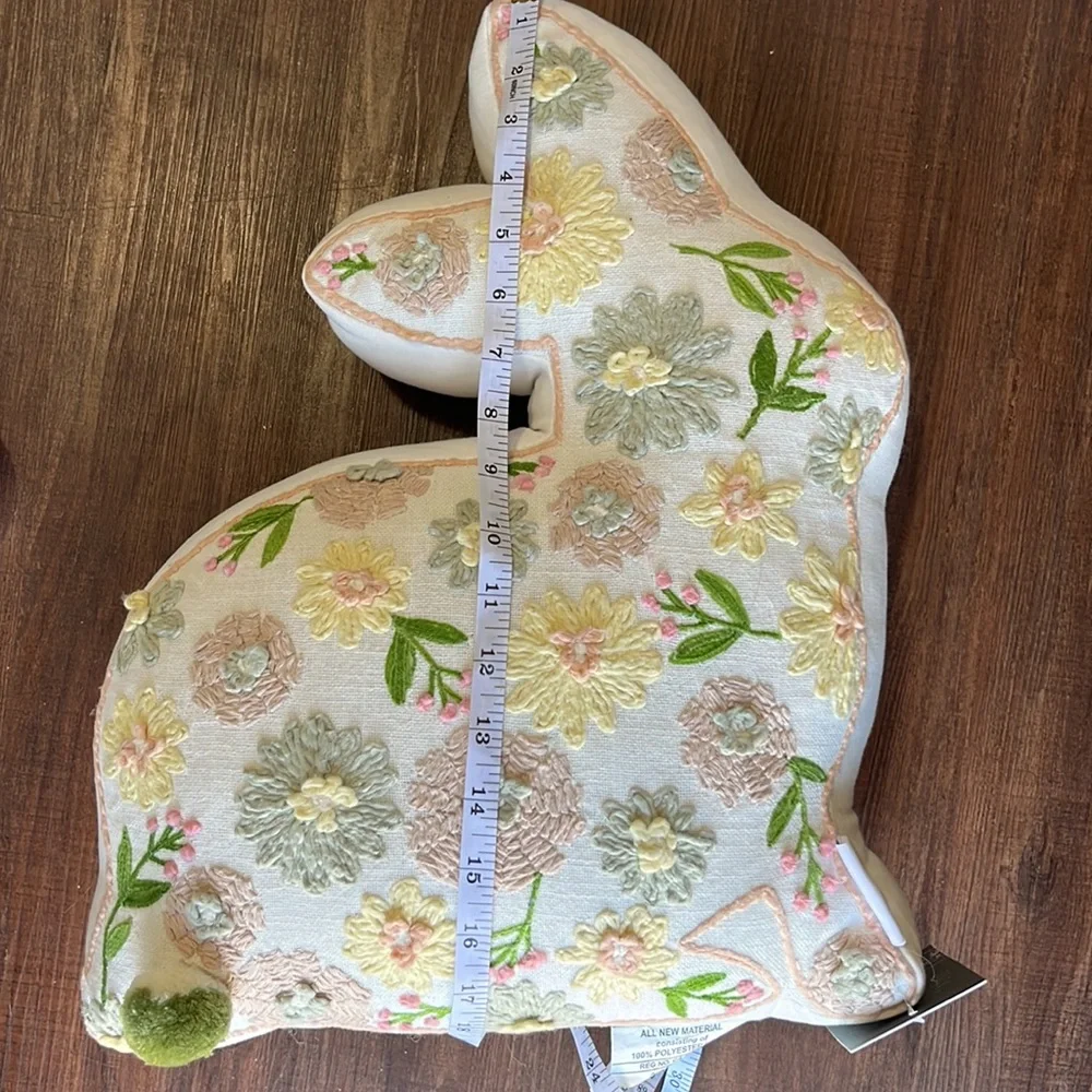 Easter Pillow Embroidered - Picture 7 of 8